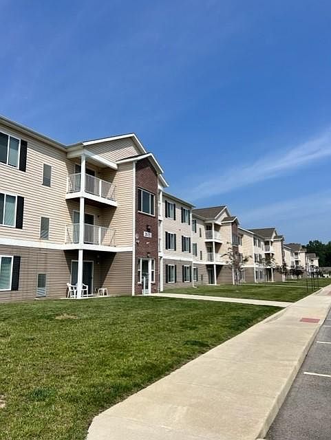 1st image of 7500 Redwood Blvd #211