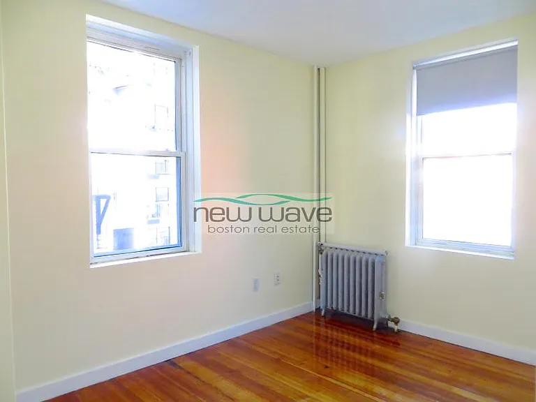 220 Hanover St #28 — Photo 16