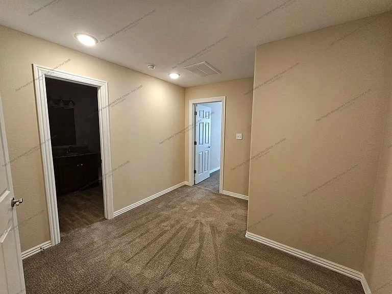 6615 Leightyn Ln — Photo 17