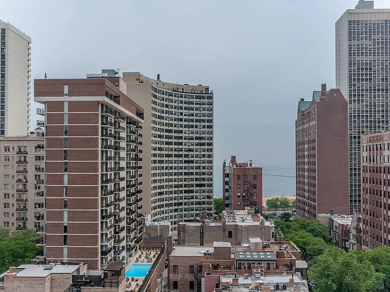 30 E Elm St #14A — Photo 12