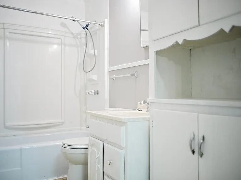 2109 E Goliad Ave — Photo 2