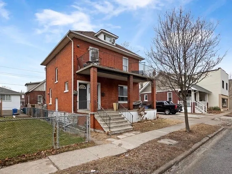 853 Pillette Rd #2 — Photo 2