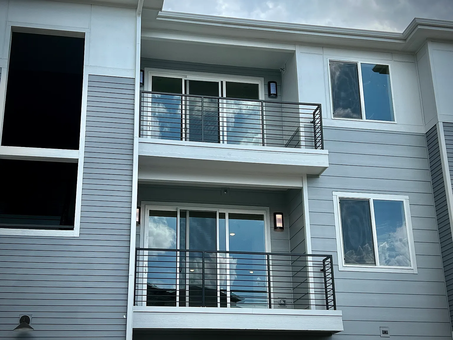 2 bed, 1064 sqft, $2,050 — Photo 1