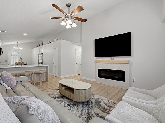 5th image of 239 Baybrook Cir