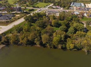 419 Offutt Ln, North Aurora, IL 60542