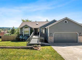 8322 Hennings Dr, Stanwood, WA