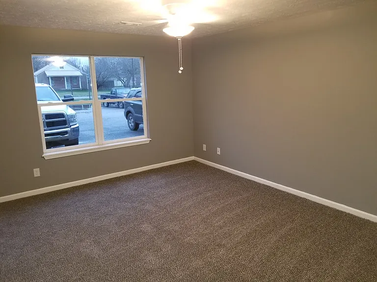 70 Montgomery St #8 — Photo 7