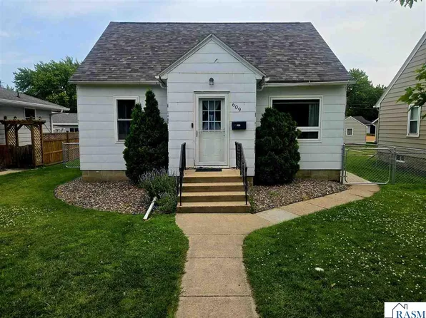 609 S Payne St, New Ulm, MN 56073