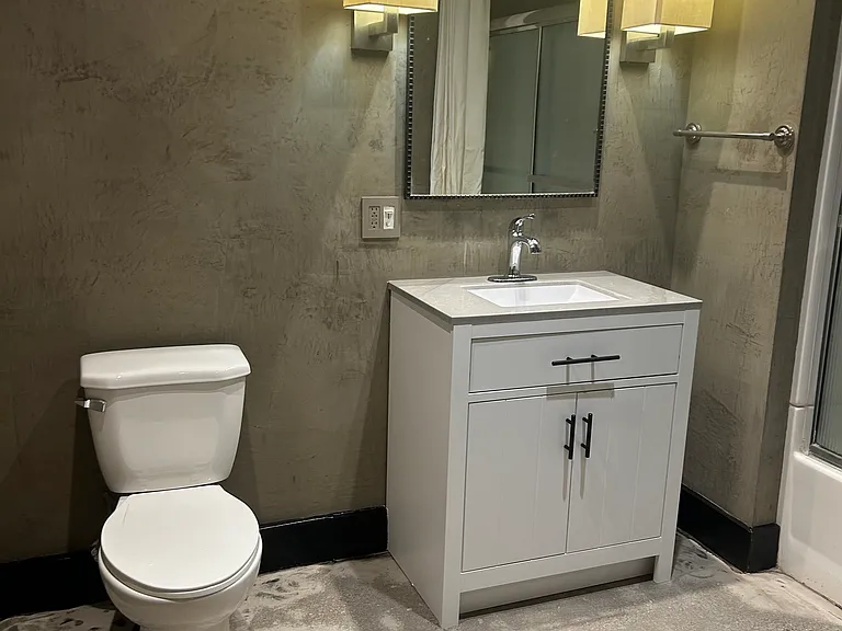 2404 Wilshire Blvd #10B — Photo 15