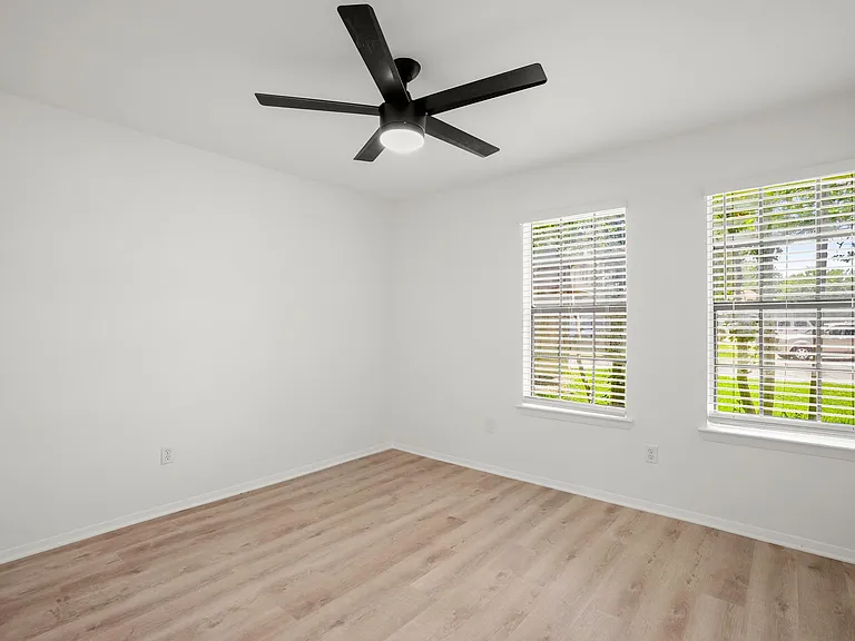 1606 Dale Cv #B — Photo 15