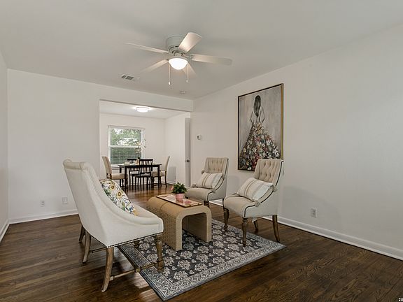 4th image of 251 PILGRIM DR