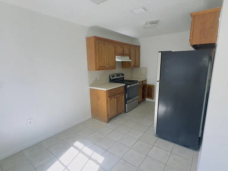 825 W 1st St #3 — Photo 3