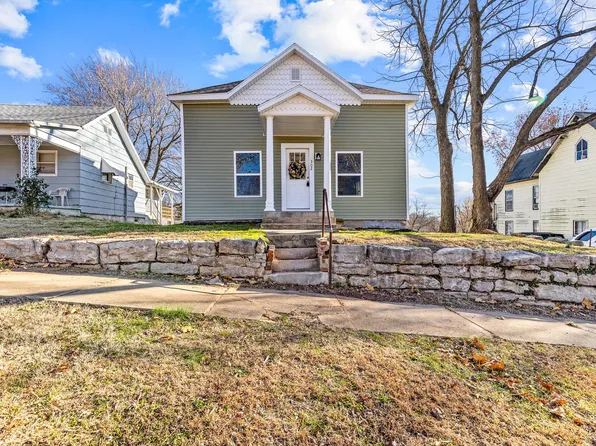 302 N Walnut Street, Pierce City, MO 65723