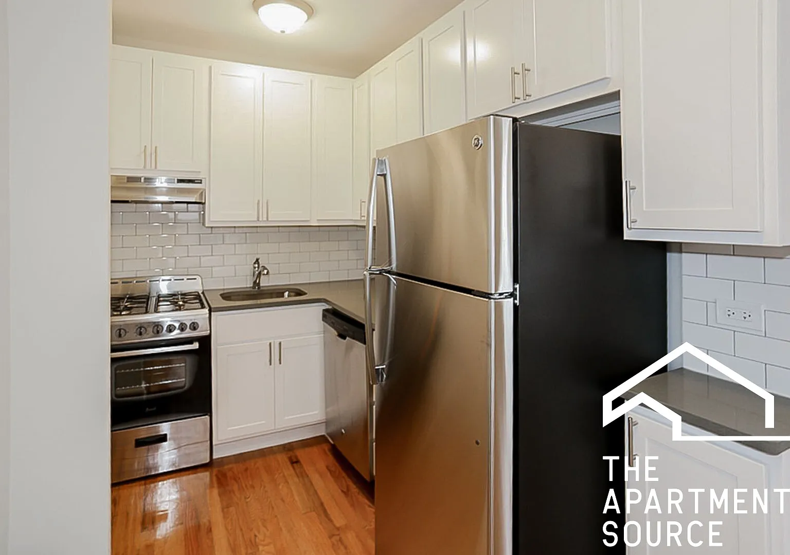 1 bed, 560 sqft, $1,950 — Photo 2
