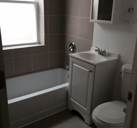 5th image of 7956 S Burnham Ave