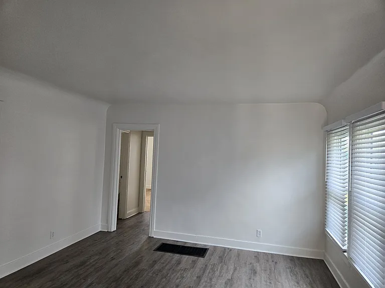 600 E Garfield Ave #25 — Photo 5