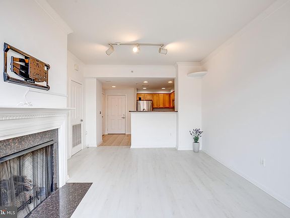 2nd image of 4490 Market Commons Dr Unit 712