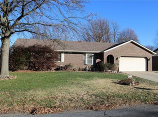 207 Meadow Dr, Troy, IL 62294