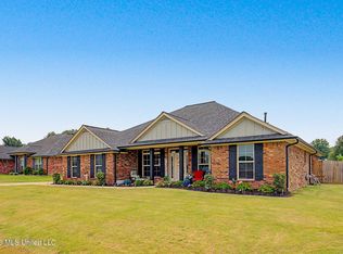 5933 Grove Ln, Horn Lake, MS 38637