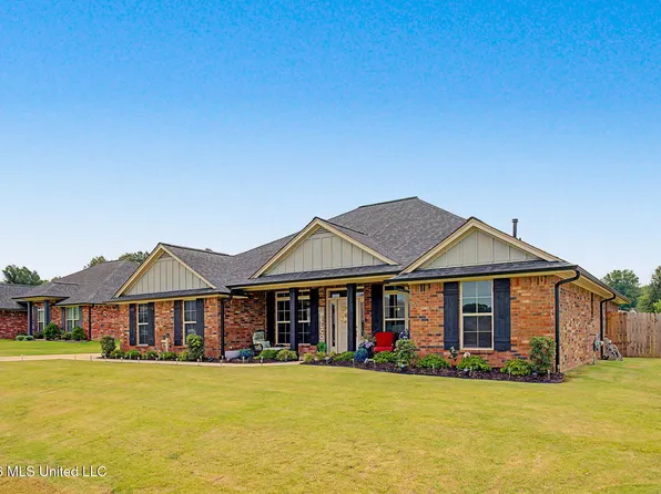 5933 Grove Ln, Horn Lake, MS 38637