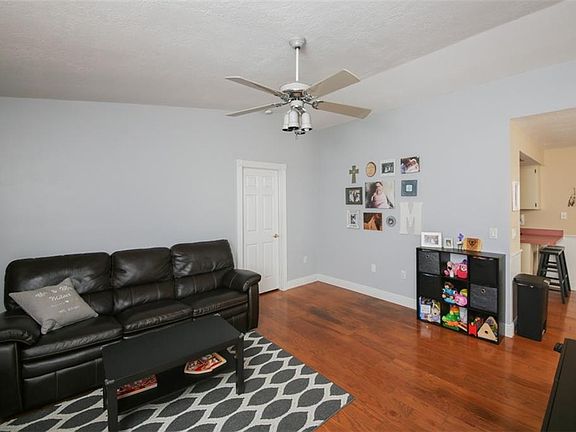 3rd image of 3296 Lalani Blvd