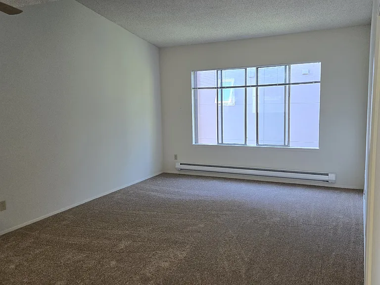 5240 15th Ave NE #401 — Photo 2