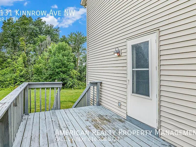 2131 Kinnrow Ave NW — Photo 13