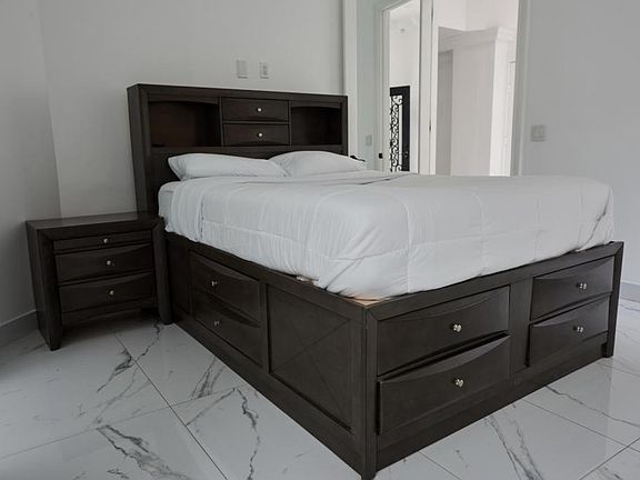 4th image of 11571 W Sunset Blvd