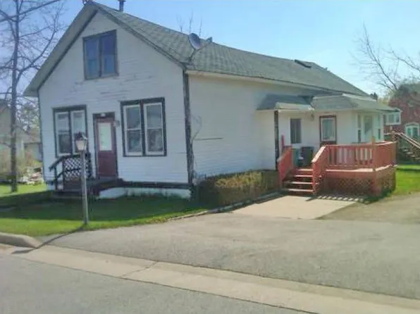 812 Pleasant St, Sullivan, WI 53178
