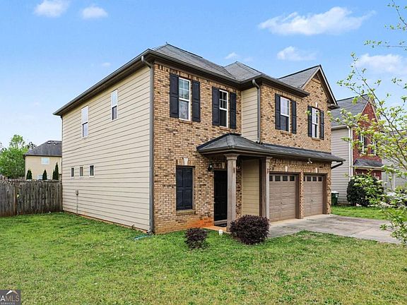 3rd image of 712 Douglass Cir
