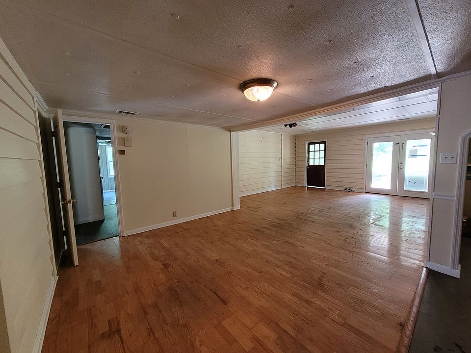 1st image of 2890 Arrowhead Dr