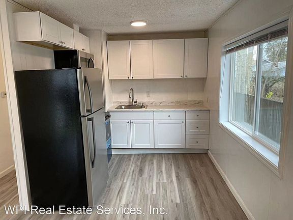 5th image of 851 1st Ave N #A