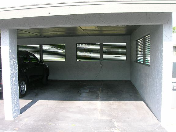 4th image of 170 Limewood Pl #A