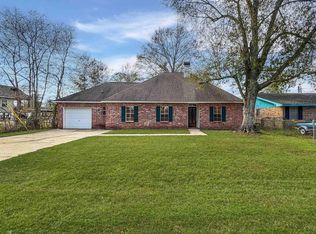 20359 Lynda Dr, Springfield, LA 70462