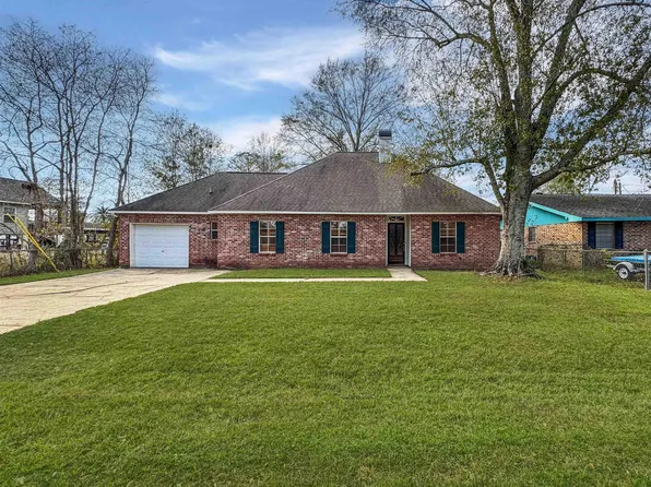 20359 Lynda Dr, Springfield, LA 70462