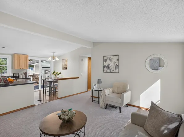 9636 Heath Ave S, Cottage Grove, MN 55016