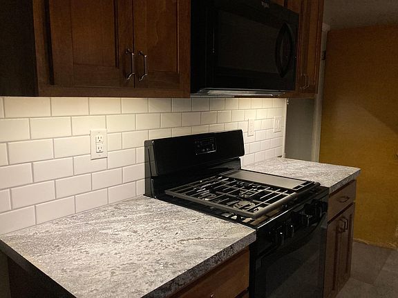 5th image of 1110 N 49th Ave