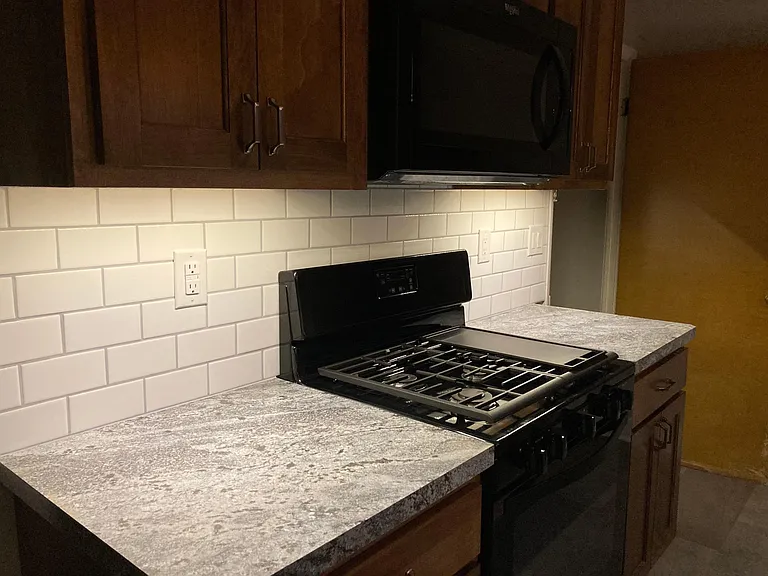 1110 N 49th Ave — Photo 5
