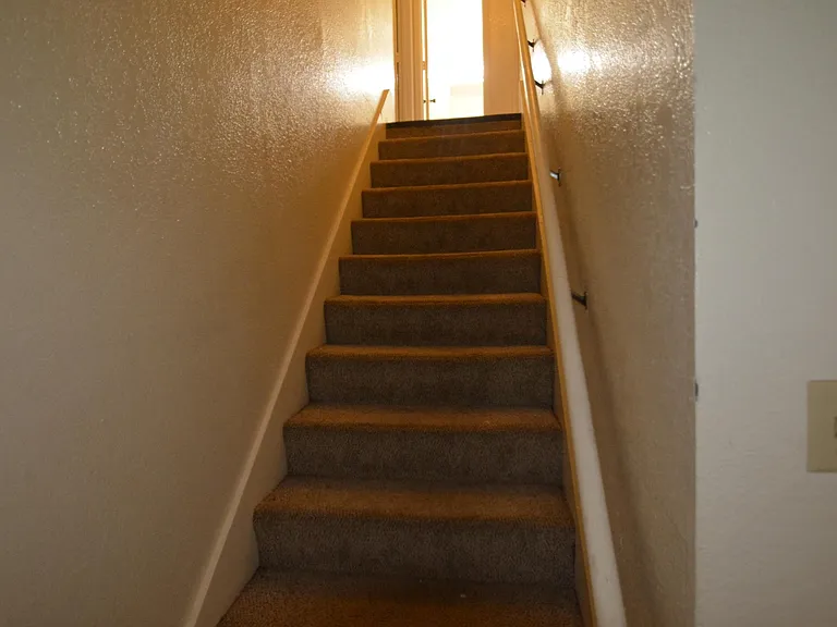 606 Starlinda Ct #B — Photo 12