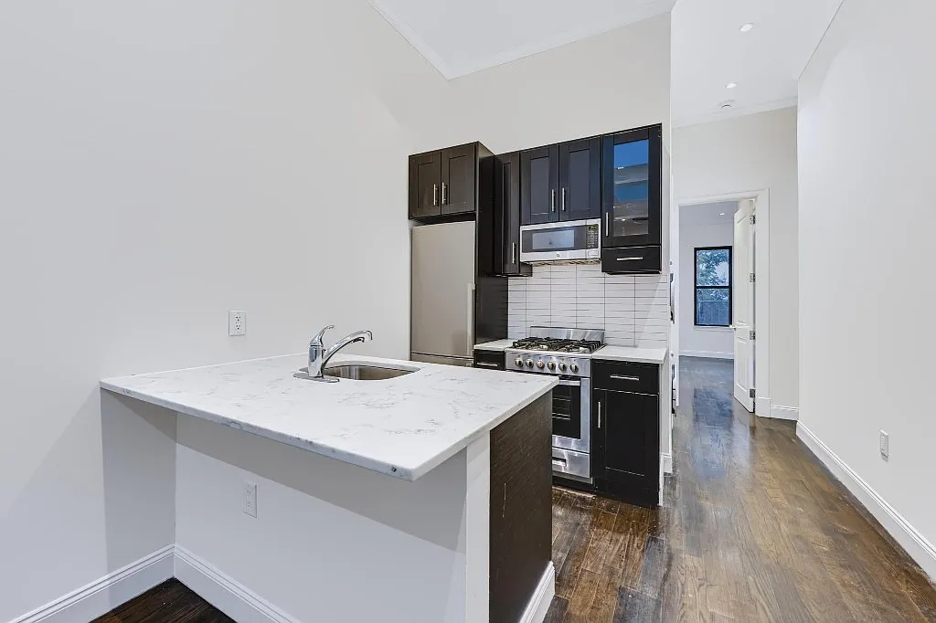 106 Bedford Avenue — Photo 3