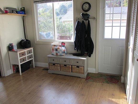 Mud room/laundry area off kitchen