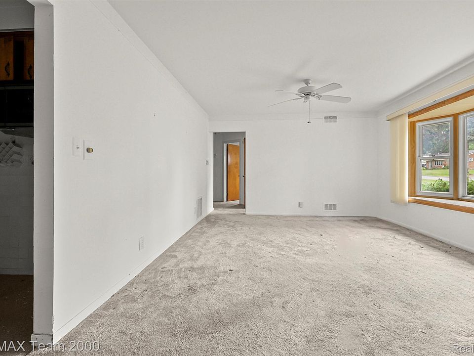 90 Lorberta Ln, photo 8