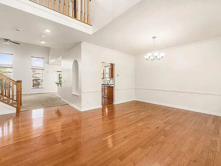 6739 Stillhouse Ln — Photo 2
