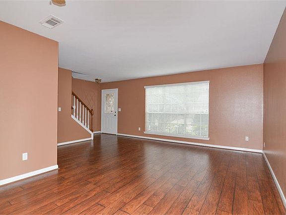 4th image of 2911 Silver Cedar Trl