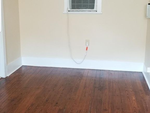 lr new motel type heat and air unit since this picture just put in this is the rest of lr