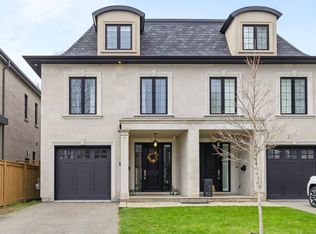 4 Iroquois Ave, Mississauga, ON L5G 1M6