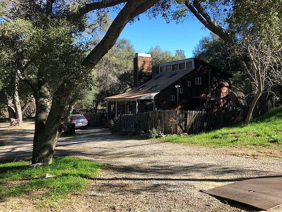 3rd image of 883 N Topanga Canyon Blvd