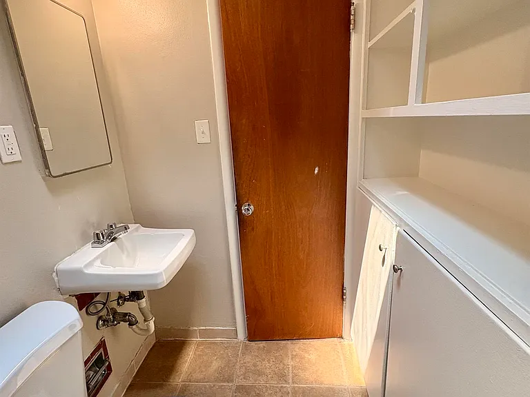 Corona Manor Apartments — Photo 36