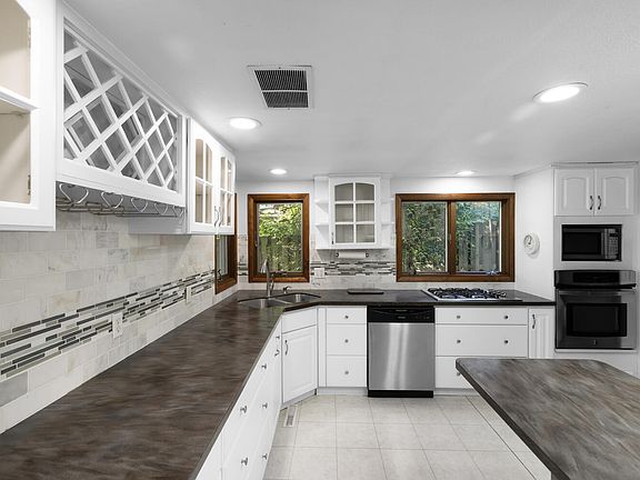 3rd image of 24199 N Shore Dr