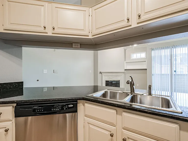 2111 Welch St #B304 — Photo 13